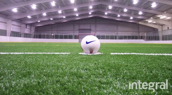 Construction of steel constructions for indoor turf field