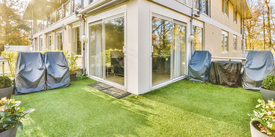 artificial-grass-for-balcony